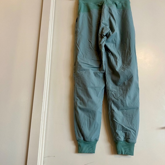 Lululemon Lined Studio Dance Pants - Picture 4 of 4